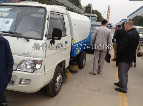 程力專汽掃路車 高效清潔，隨到隨提，品質保障