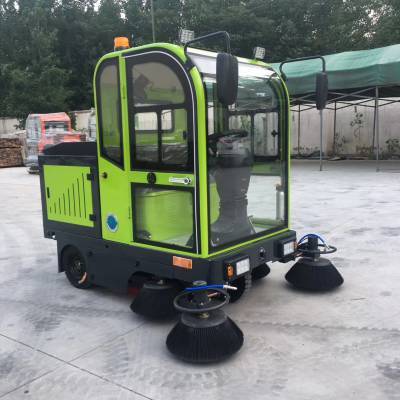 環衛封閉駕駛式垃圾掃路車 工廠、景區、學校清潔的革新力量