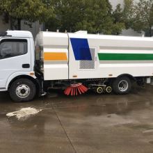 城市美容師 解讀現(xiàn)代掃路車的科技與使命